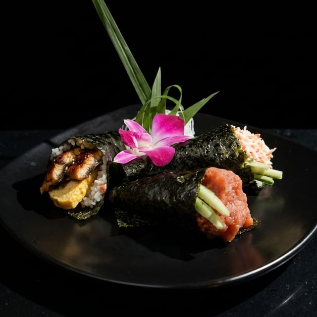 104. 3 Hand Roll Combo.